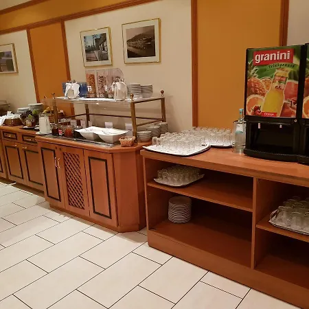 奥伯豪森住宿酒店 3*